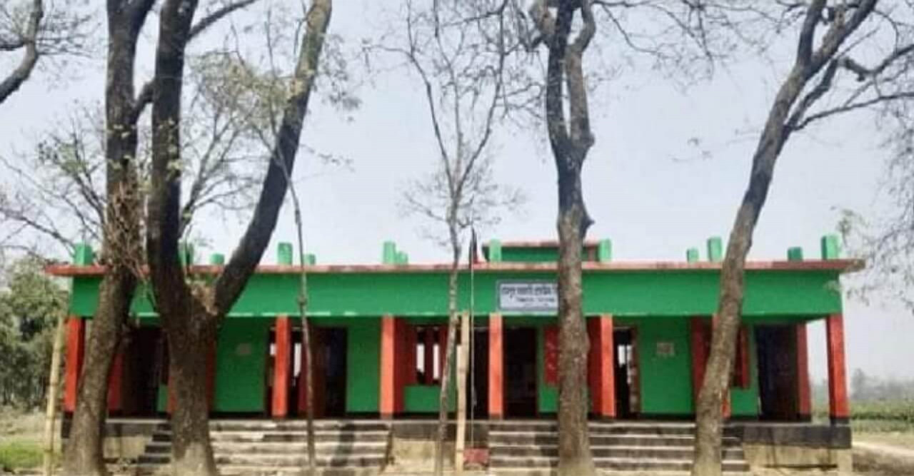 বিশ্বম্ভরপুরে বিদ্যালয়ের ভূমি নির্ধারণ না থাকায় চলে যাচ্ছে অন্যের দখলে