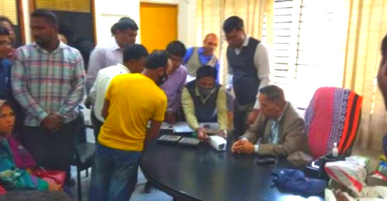 ডোমারে সাড়ে ৩১ লাখ টাকায় অটোরিক্সার ইজারা