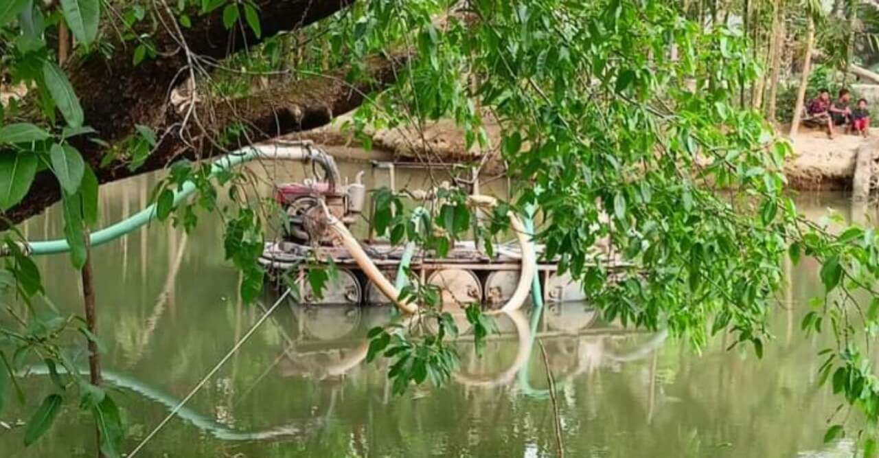 আমতলীতে অবৈধ ড্রেজার জব্দ, পঞ্চাশ হাজার টাকা জরিমানা