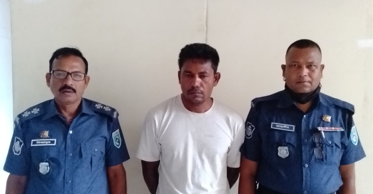 হাতীবান্ধায় স্ত্রীর পরকীয়া প্রেমের বলী স্বামী, প্রেমিক গ্রেপ্তার