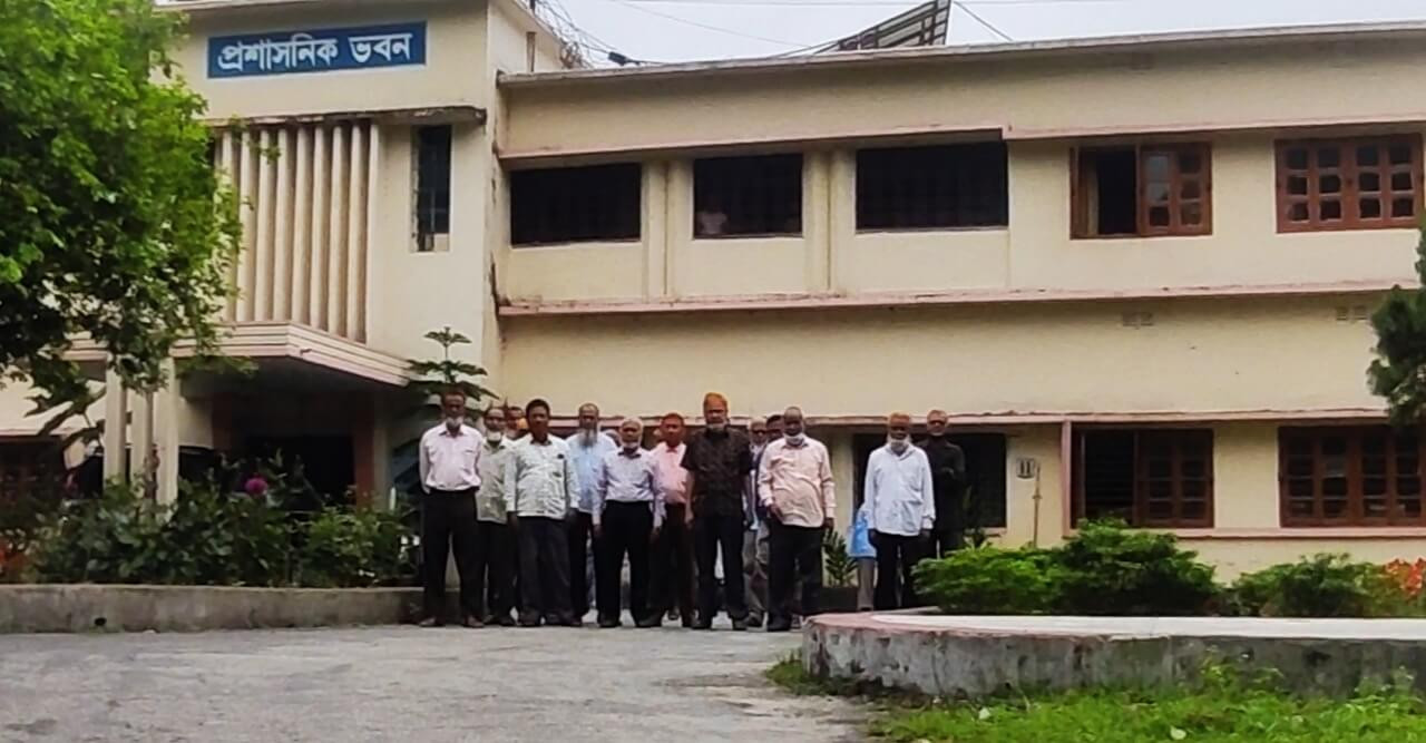 অবসরপ্রাপ্ত  কর্মকর্তা ও কর্মচারীদের বিভিন্ন পাওনা বকেয়া আদায়ের জন্য মানববন্ধন