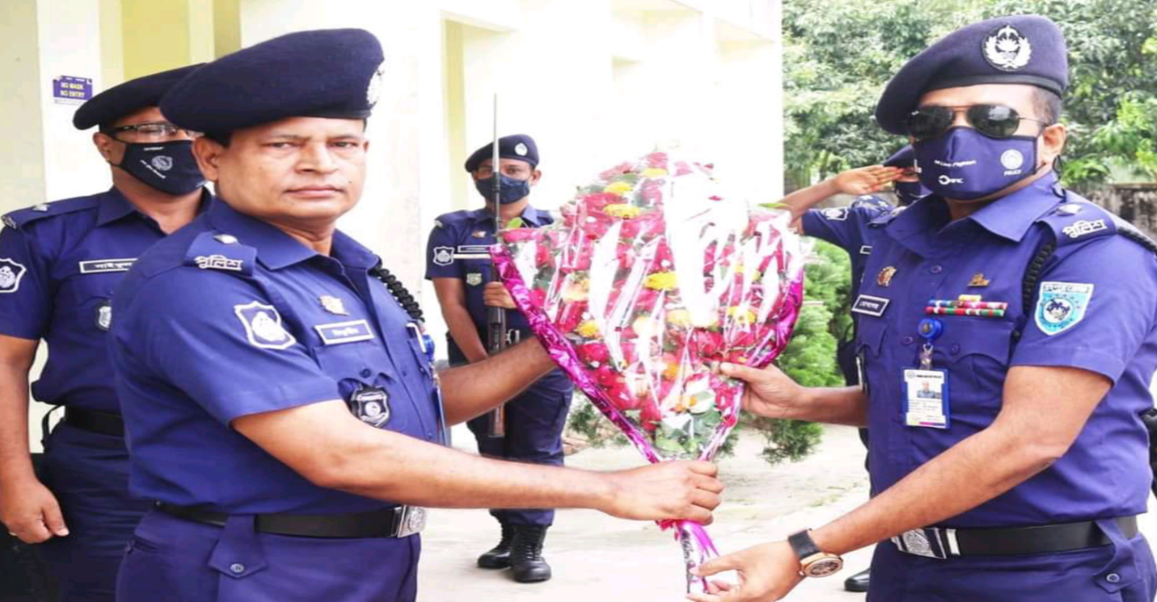 চিলাহাটি পুলিশ তদন্ত কেন্দ্র পরিদর্শনে পুলিশ সুপার