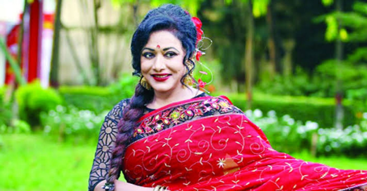 দীর্ঘ ৪০ বছর ধরে ভাত খায় না চিত্রনায়িকা রোজিনা