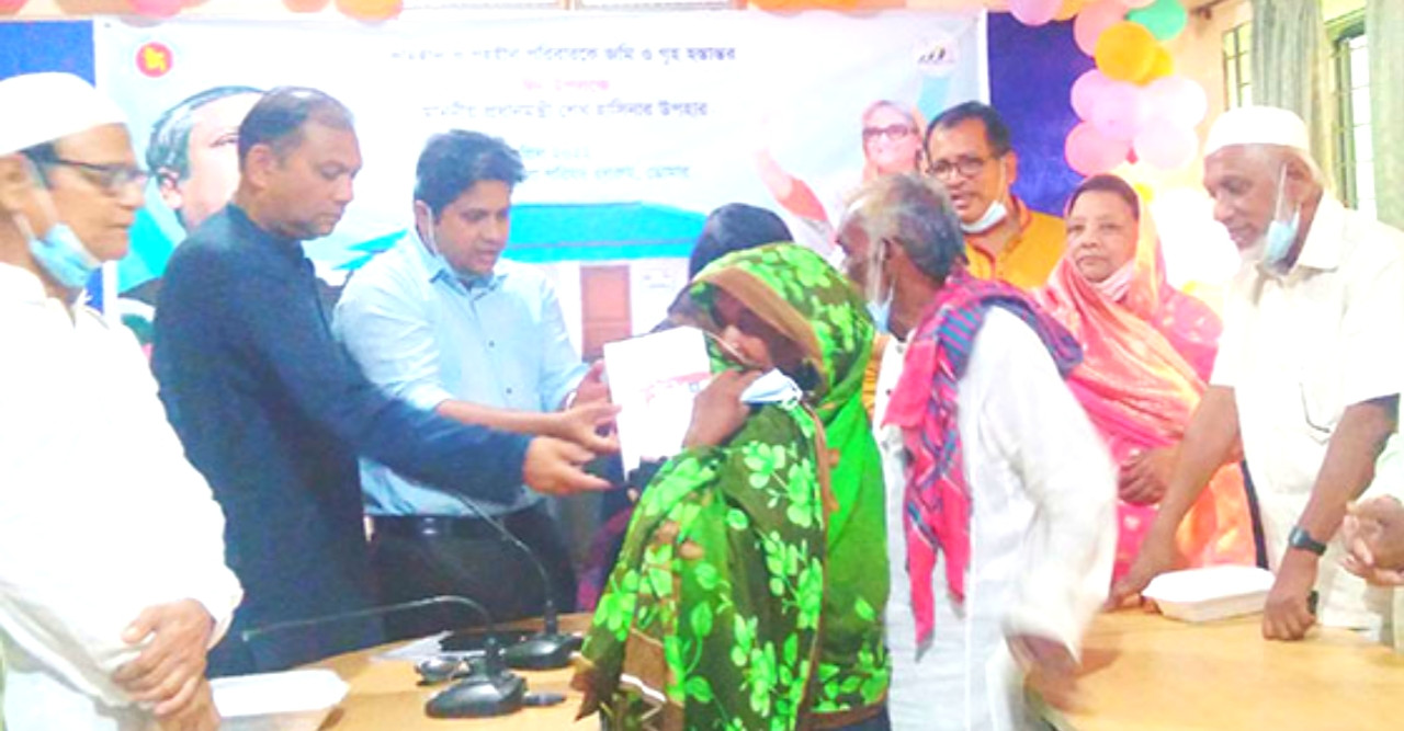 প্রধানমন্ত্রীর ঈদ উপহার হিসেবে ঘর পেল ডোমারের ৮০টি ভূমিহীন পরিবার