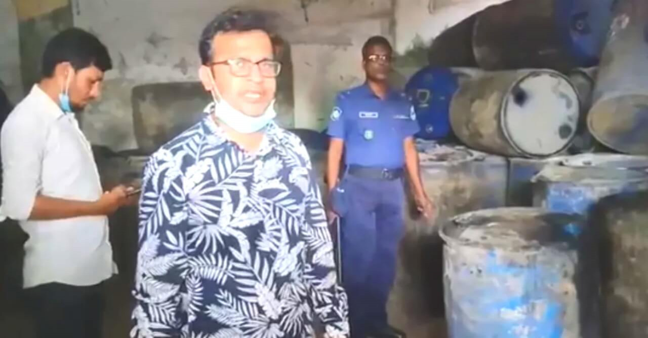 ৩৭ হাজার লিটার ভোজ্য তেল জব্দ