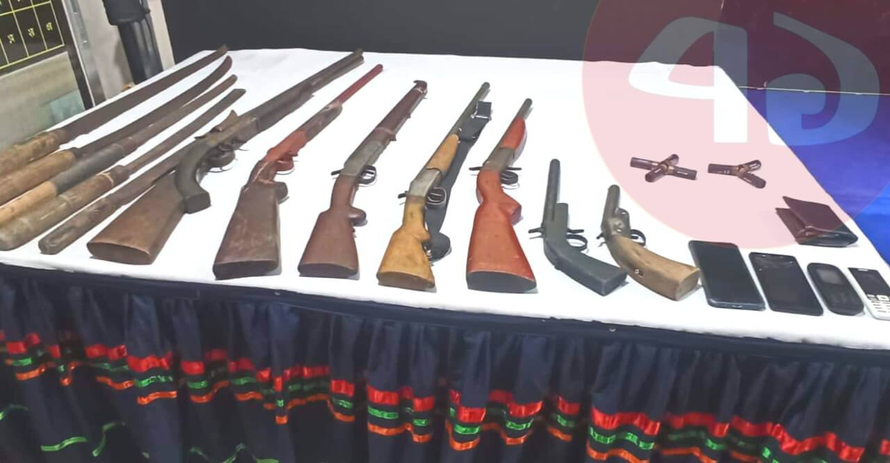 রুদ্ধশ্বাস অভিযানে কুখ্যাত জলদস্যূর প্রধান আজিজ অস্ত্র সহ গ্রেফতার