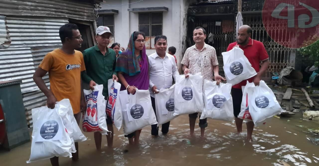মানবতার সেবায় বন্যার্ত সিলেটবাসীর পাশে চট্টগ্রামবাসী