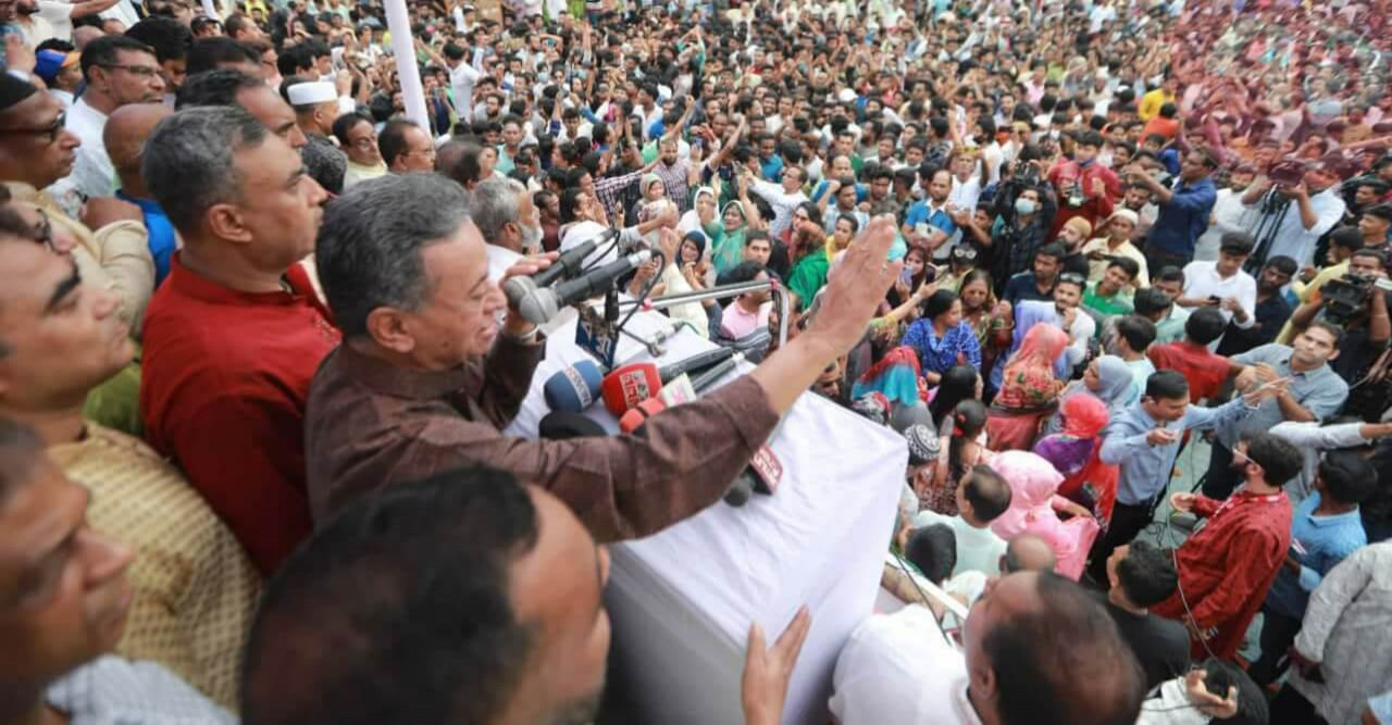 পদ্মা সেতুর ৩০ হাজার কোটি টাকা কোথায় গেলো : আমির খসরু