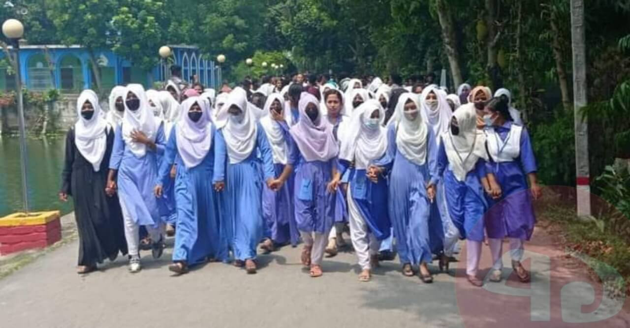 উল্লাপাড়ায় ছাত্রলীগের বিক্ষোভ মিছিল