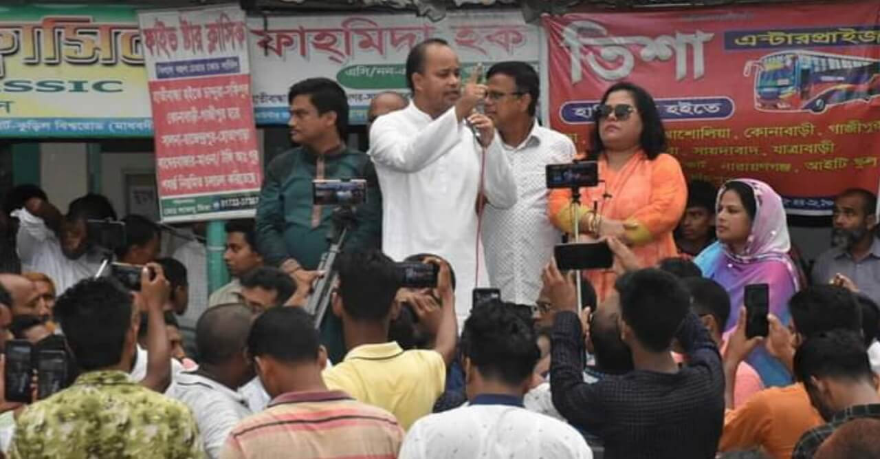 আ"লীগের নেতাকর্মীরা বেঁচে থাকতে শেখ হাসিনা গায়ে আঁচড় দিতে পারবে না