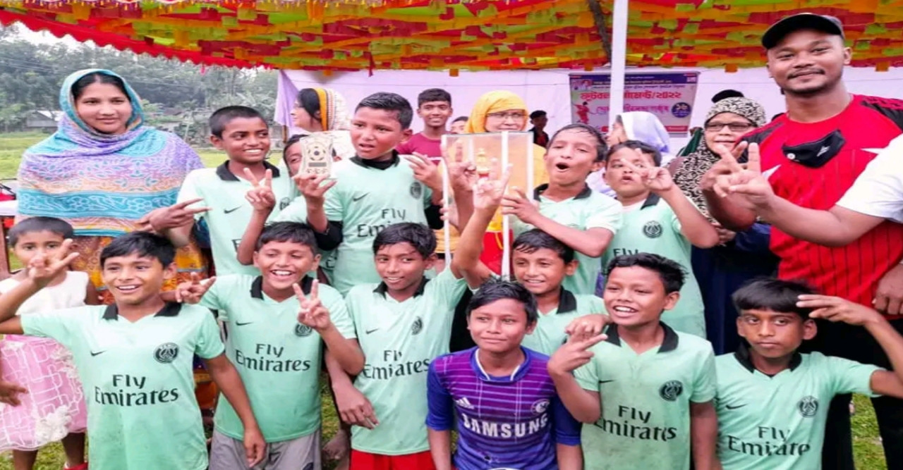 ডোমারে বঙ্গবন্ধু ও বঙ্গমাতা গোল্ডকাপ প্রাথমিক বিদ্যালয় ফুটবল টুর্নামেন্টের ফাইনাল অনুষ্ঠিত