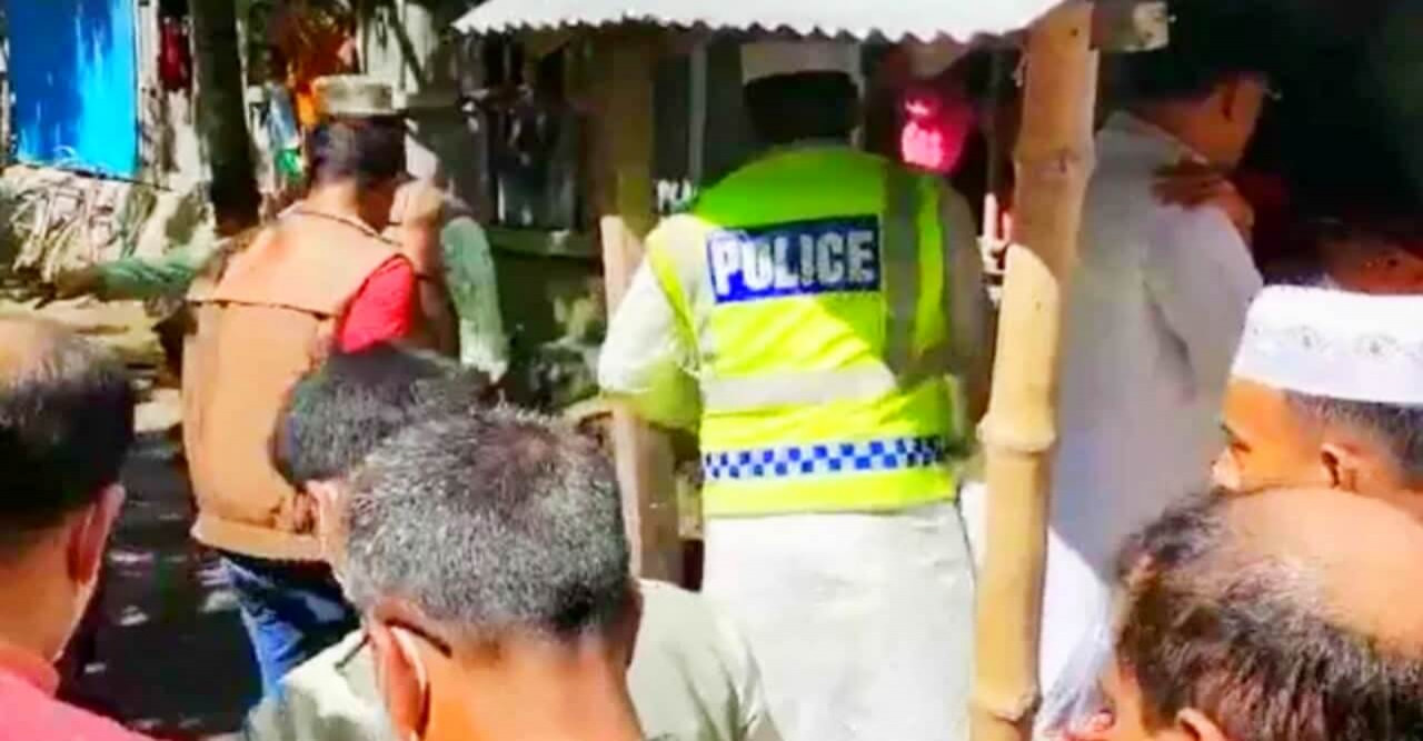 স্বামী-স্ত্রীর ঝগড়া থামাতে গিয়ে প্রাণ গেলো প্রতিবেশীর