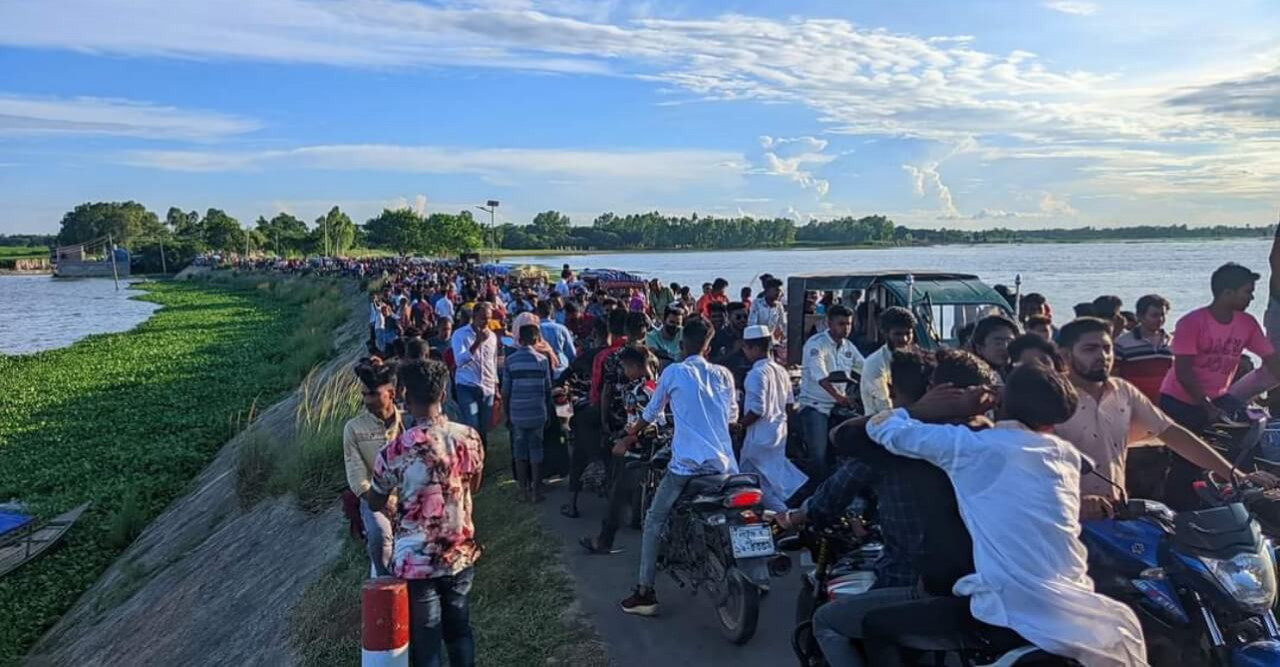 ঈদের আনন্দে চলনবিলের বিভিন্ন দর্শনীয়স্থান