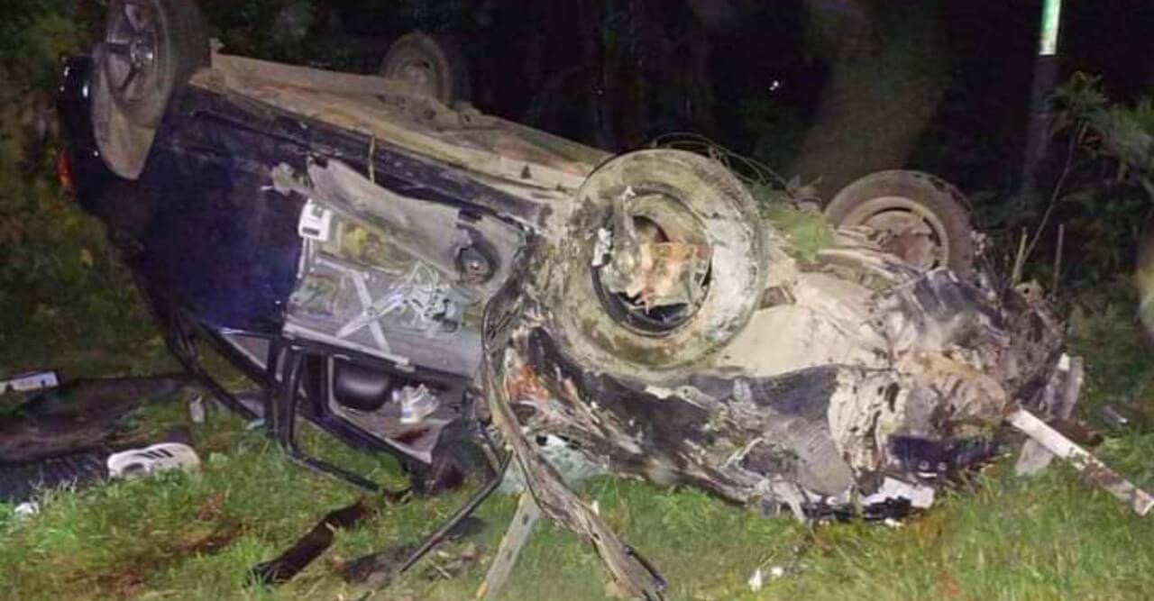 নিয়ন্ত্রণ হারিয়ে গাছের সাথে প্রাইভেটকারের ধাক্কায় নিহত ৩