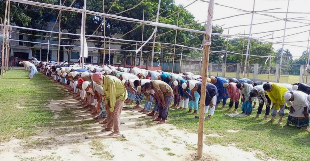 দিনাজপুরে বৃষ্টির জন্য হাহাকার, ইস্তেখার নামাজ আদায়