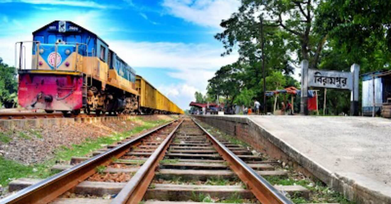 বদলে যাচ্ছে বিরামপুর রেলস্টেশন