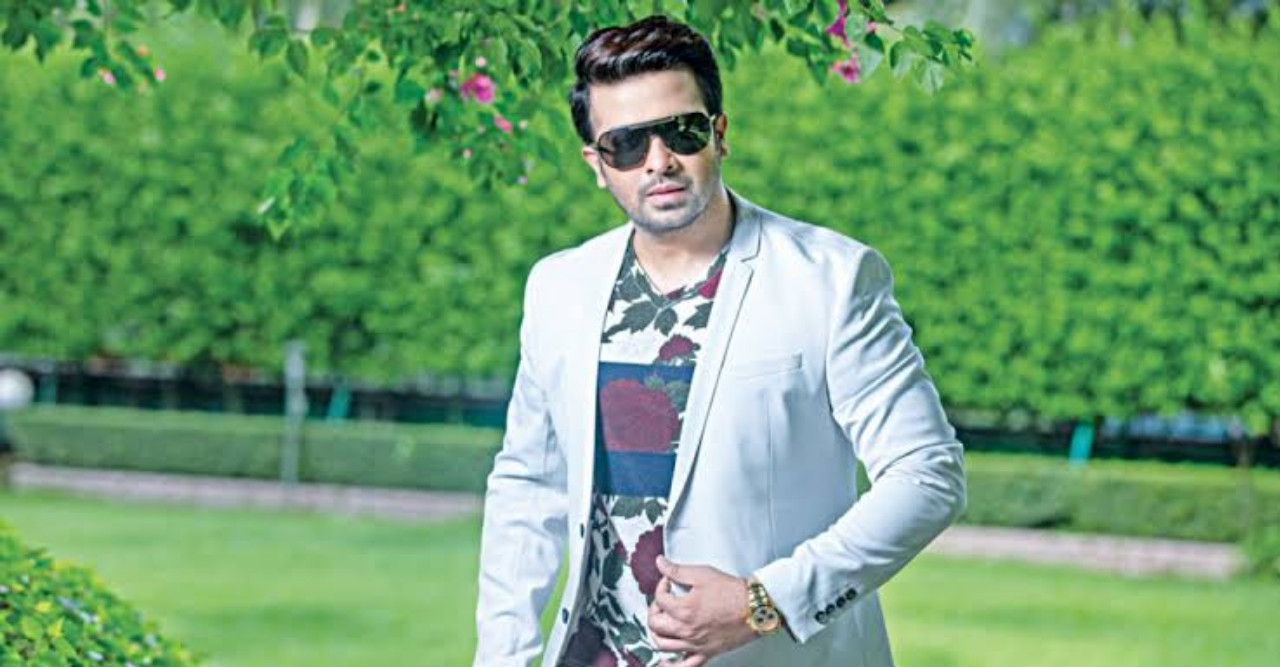 বিয়ে করার জন্য দেশে ফিরছেন শাকিব খান