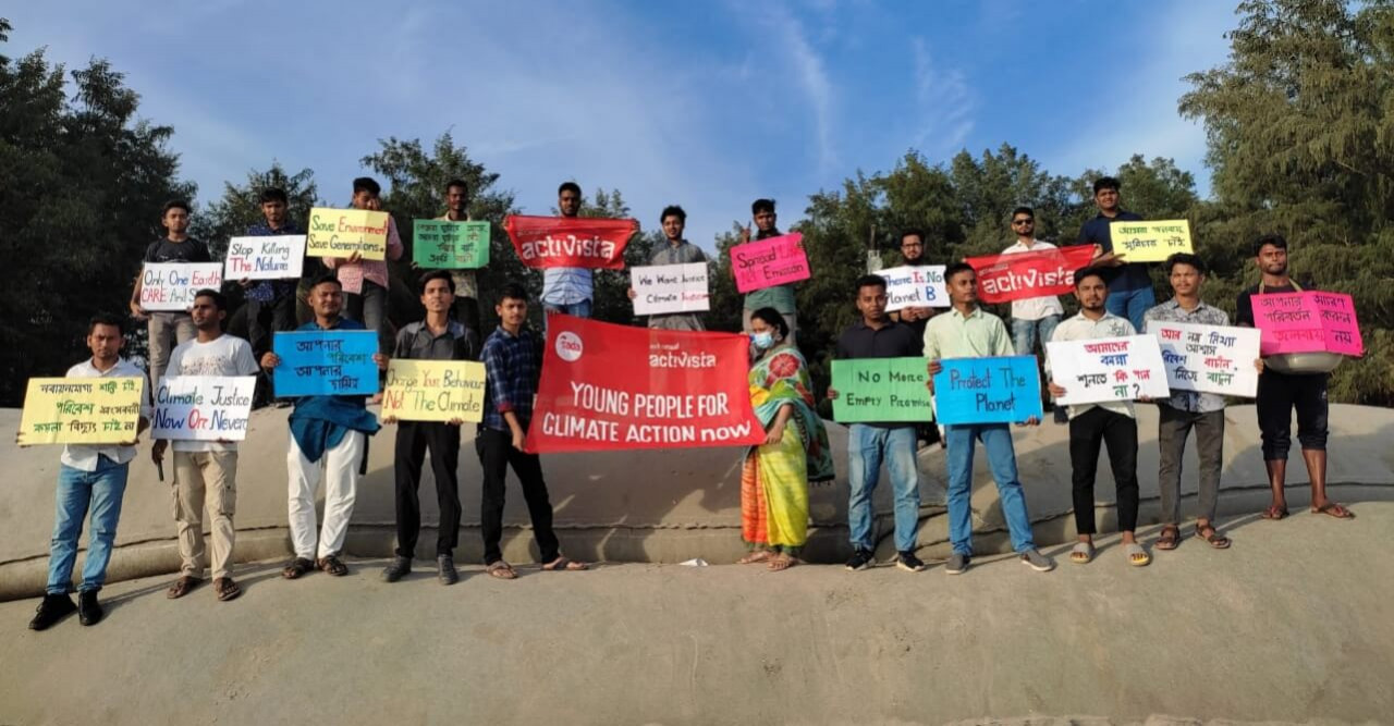 কক্সবাজারে টিম সাদা'র ২ মাস ব্যাপী জলবায়ু ধর্মঘট