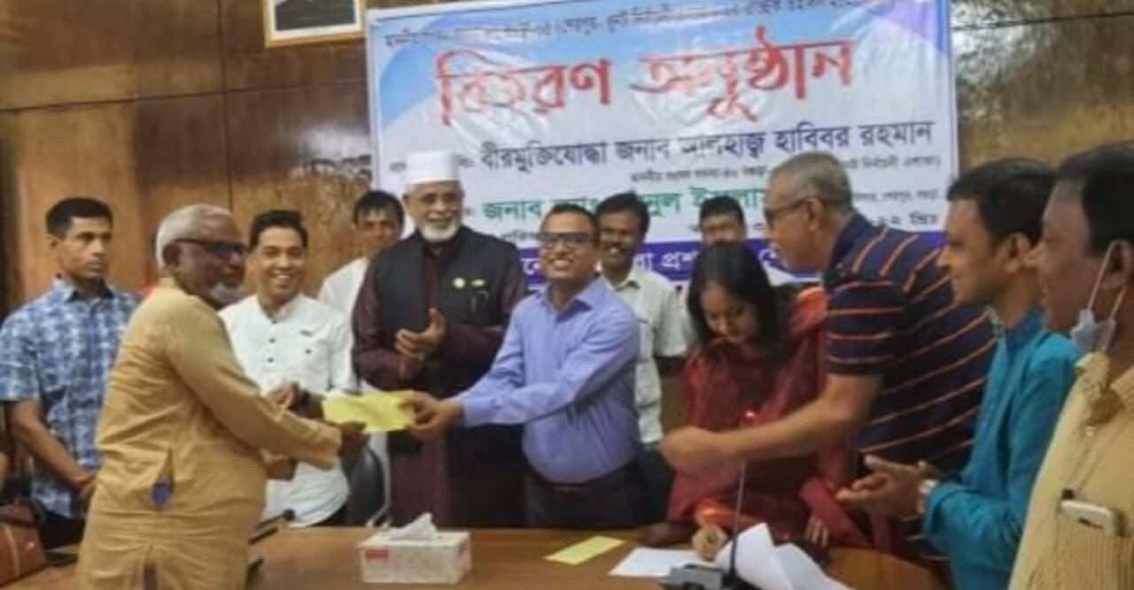 শেরপুরে ঐচ্ছিক তহবিল হতে ধর্মীয় প্রতিষ্ঠানে অনুদান প্রদান