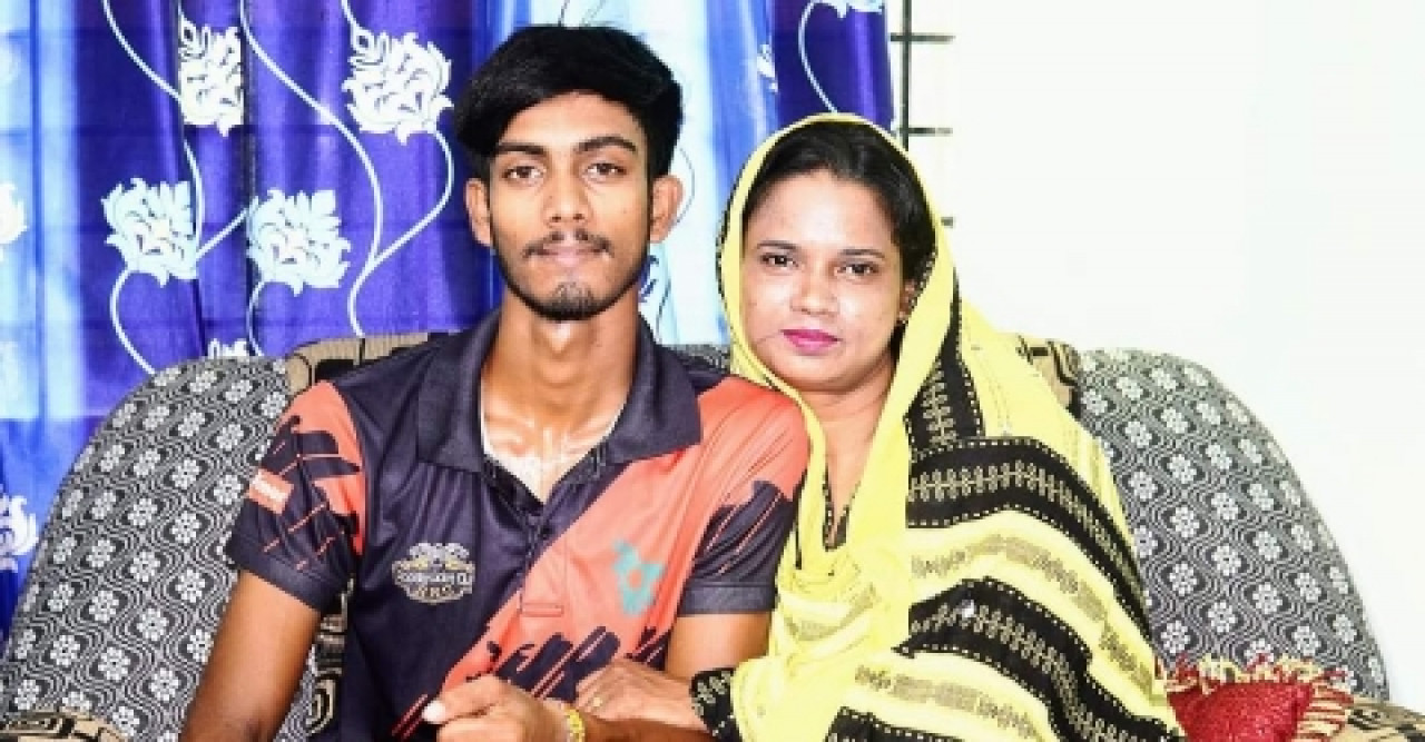 ফেসবুকের প্রেমের সম্পর্কে  ছাত্র-শিক্ষিকার বিয়ে