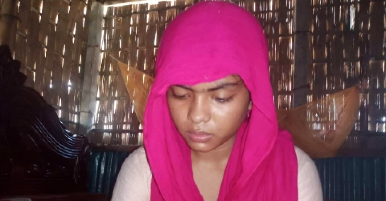 বিয়ের দাবিতে চাচার বাড়িতে ভাস্তির অনশন