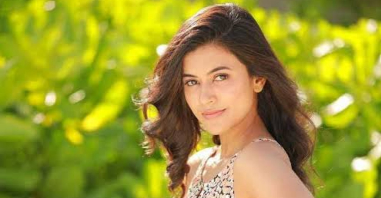 অভিনেত্রী অঞ্জু কুরিয়ানে'র ২৯ তম জন্মদিন আজ