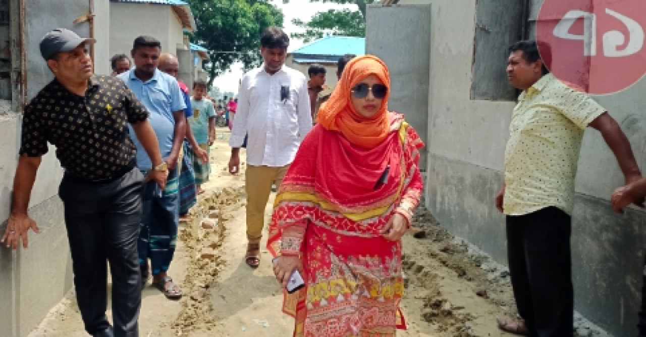 নন্দীগ্রামে প্রধানমন্ত্রীর ঘর পরিদর্শনে ইউএনও