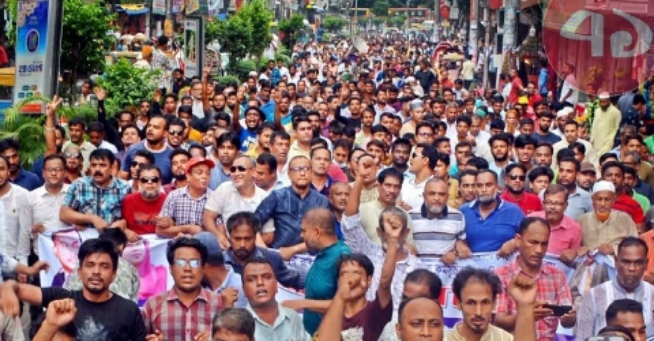 ক্ষমতায় টিকে থাকতে মরিয়া হয়ে ওঠেছে সরকা : শাহাদাত