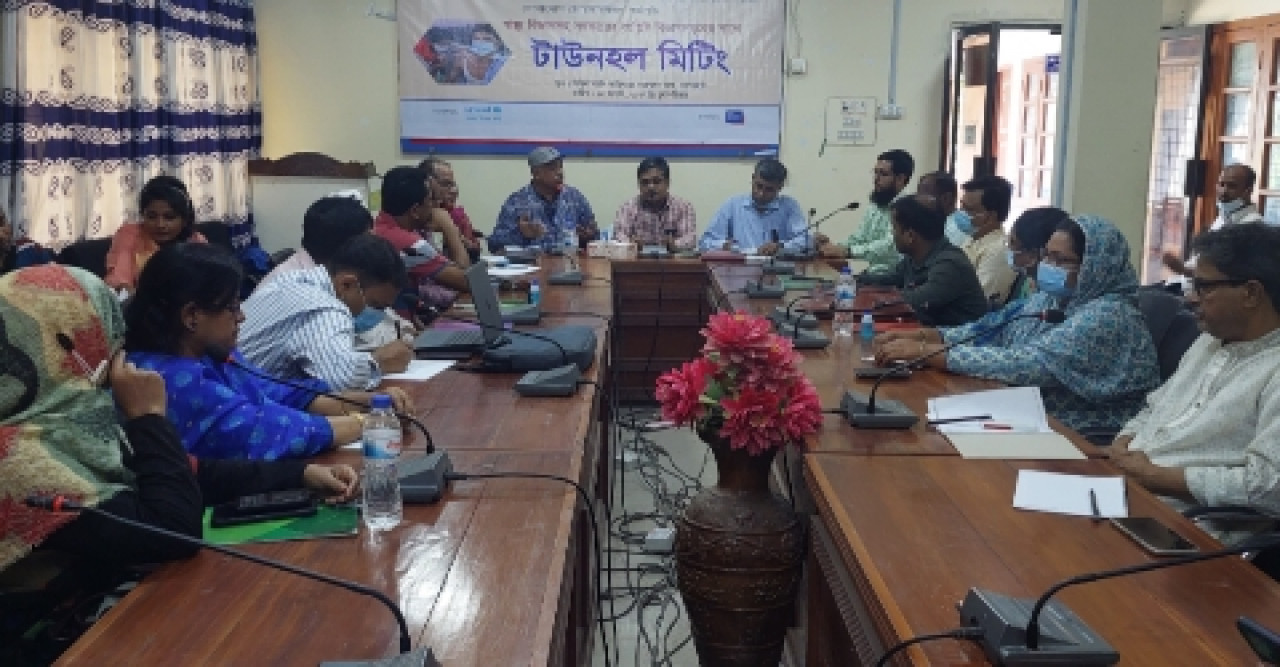 বাগেরহাটে করোনা প্রতিরোধ ও টিকা নিশ্চিতে টাউনহল মিটিং