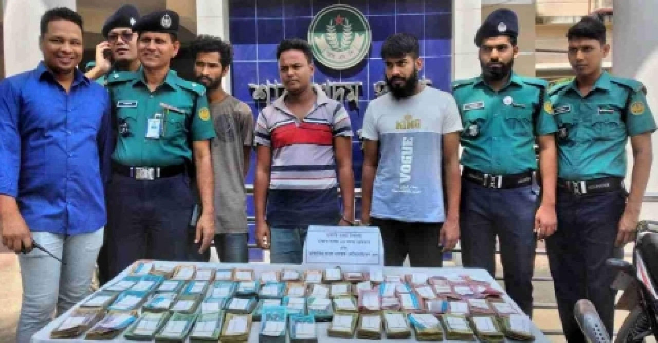 রাজশাহীতে ডাকাত দলের মূল হোতা-সহ আটক -৯