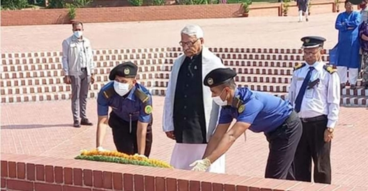 জাতীয় স্মৃতিসৌধে বীর শহীদদের প্রতি শ্রদ্ধা নিবেদন