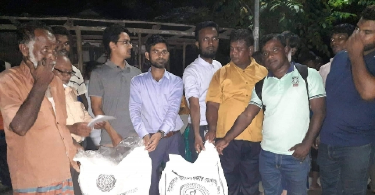 অবৈধভাবে মজুদকৃত সার জব্দ