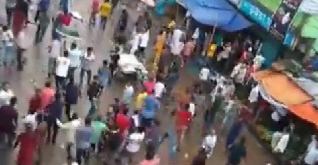 ইটপাটকেল ও লাঠি চার্জে নেত্রকোণায় রণক্ষেত্র