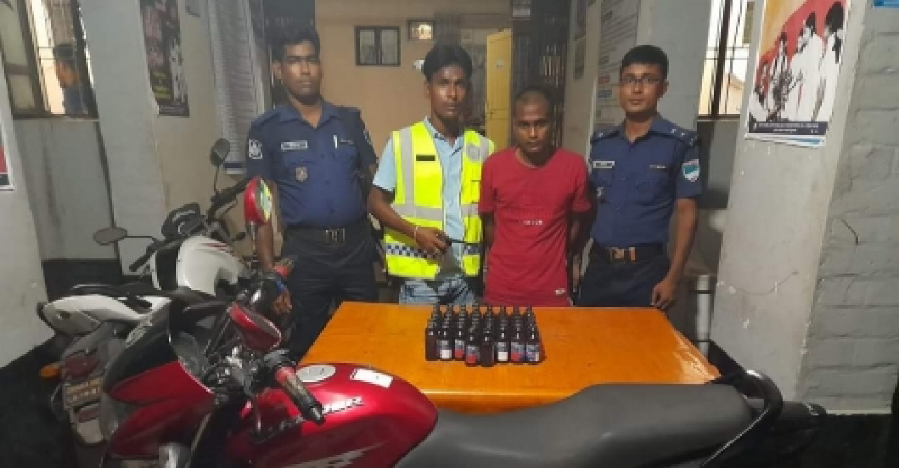 মাদক বিরোধী অভিযানে ৫০ বোতল ফেন্সিডিল ও মোটরসাইকেল উদ্ধার