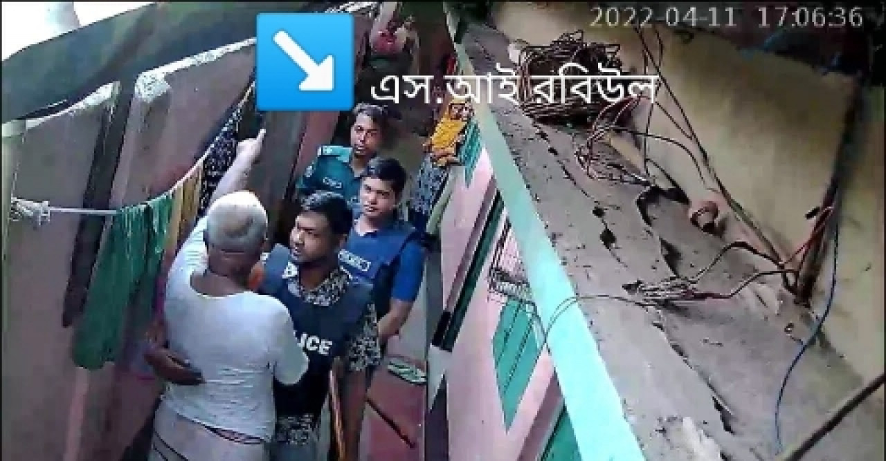পুলিশের গুলিতে পঙ্গুত্ববরণকারী ছাত্রদল নেতার মা মামলা করলেন পুলিশের বিরুদ্ধে