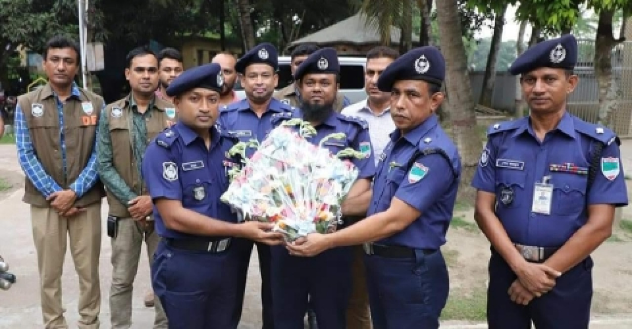 থানা পরিদর্শন করলেন পুলিশ সুপার