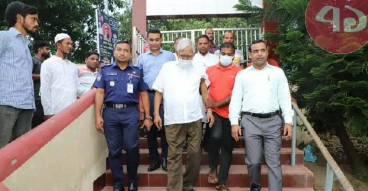 বধ্যভূমি পরিদর্শন করেন মাননীয় সাংসদ জেলা প্রশাসক