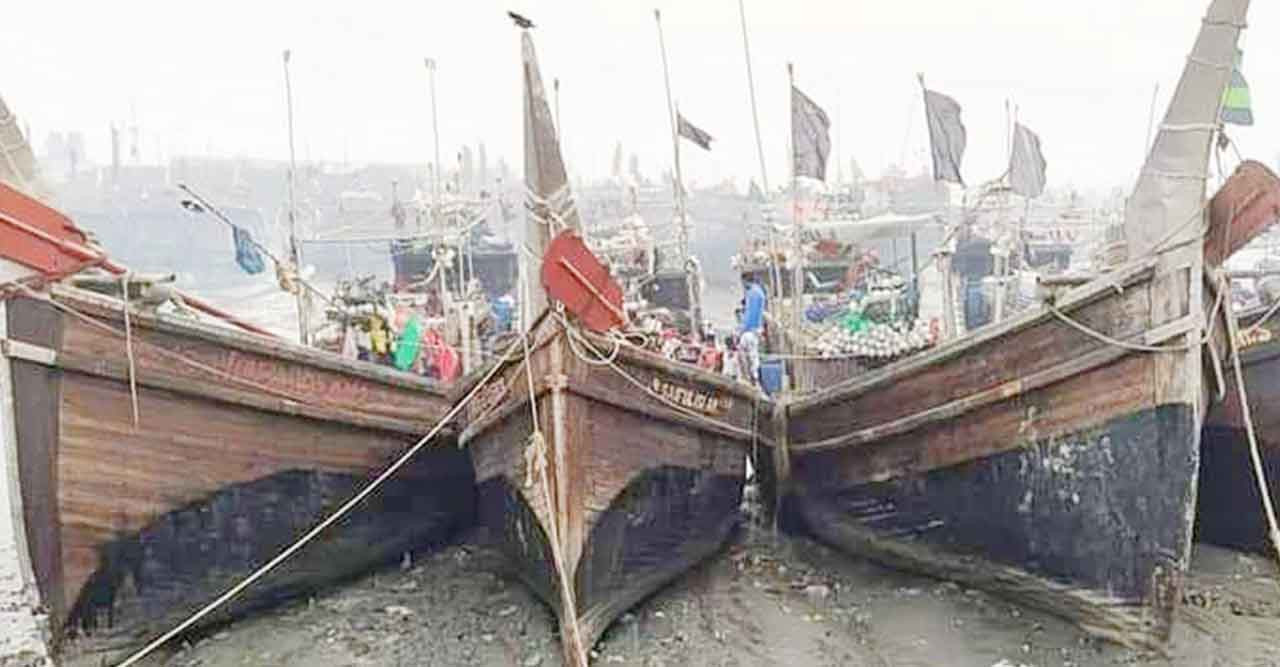 চরফ্যাশনের অভিযানের নামে তালবাহানা মৎস্য কর্মকর্তার
