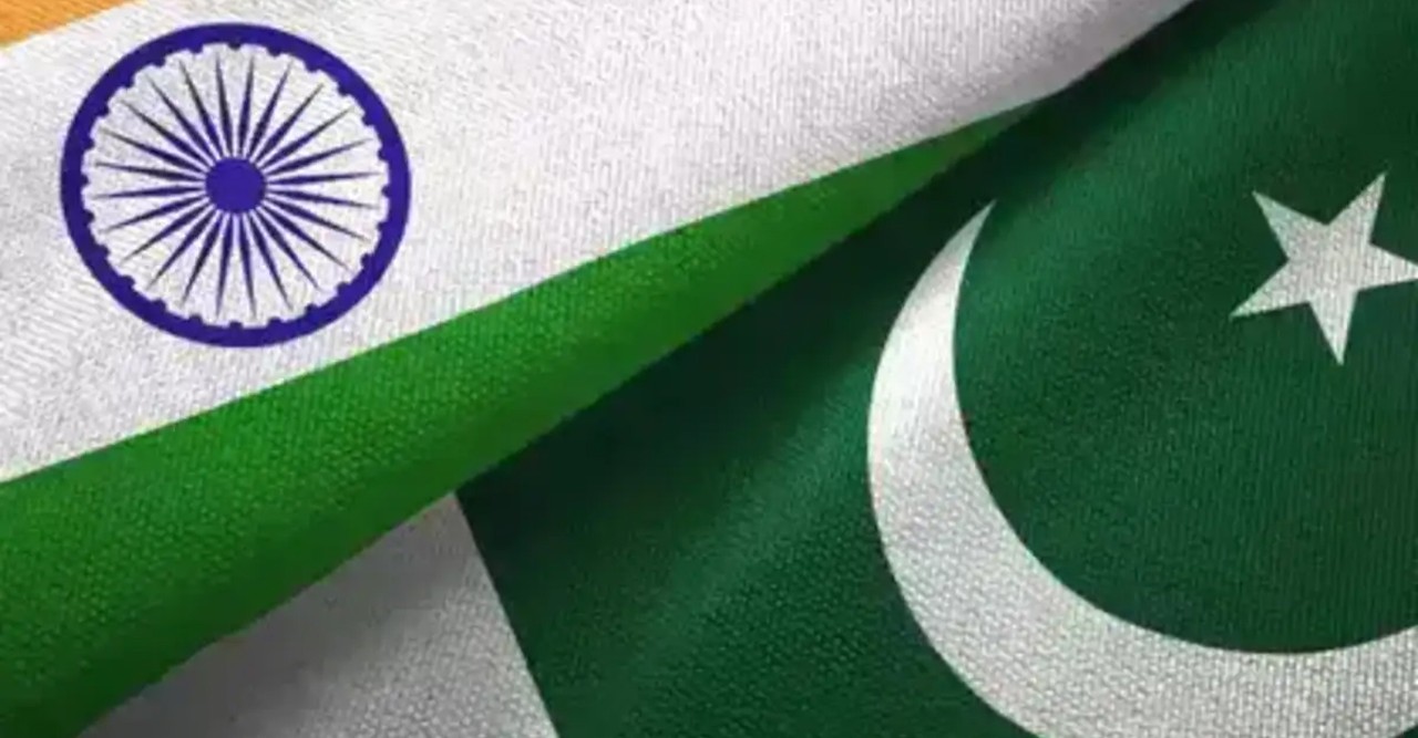 ভারতে পাল্টা হামলা চালাচ্ছে পাকিস্তান