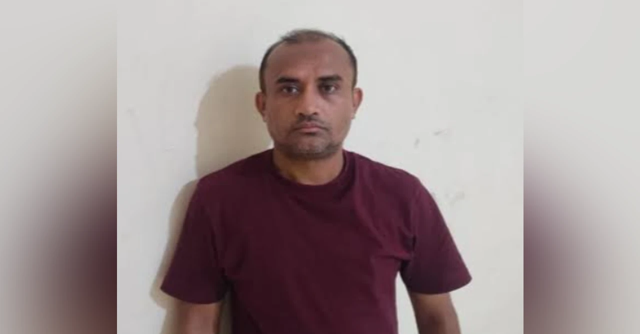 ভারতে যাওয়ার সময় কেন্দ্রীয় যুবলীগ নেতা গ্রেপ্তার