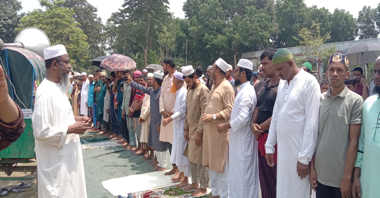 রাজবাড়ীতে বৃষ্টির জন্য ইস্তেস্কা নামাজ আদায়