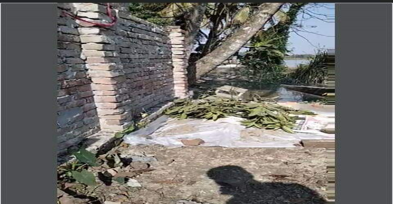 বাকেরগঞ্জে কবরস্থান এর জমি নিয়ে বিরোধ