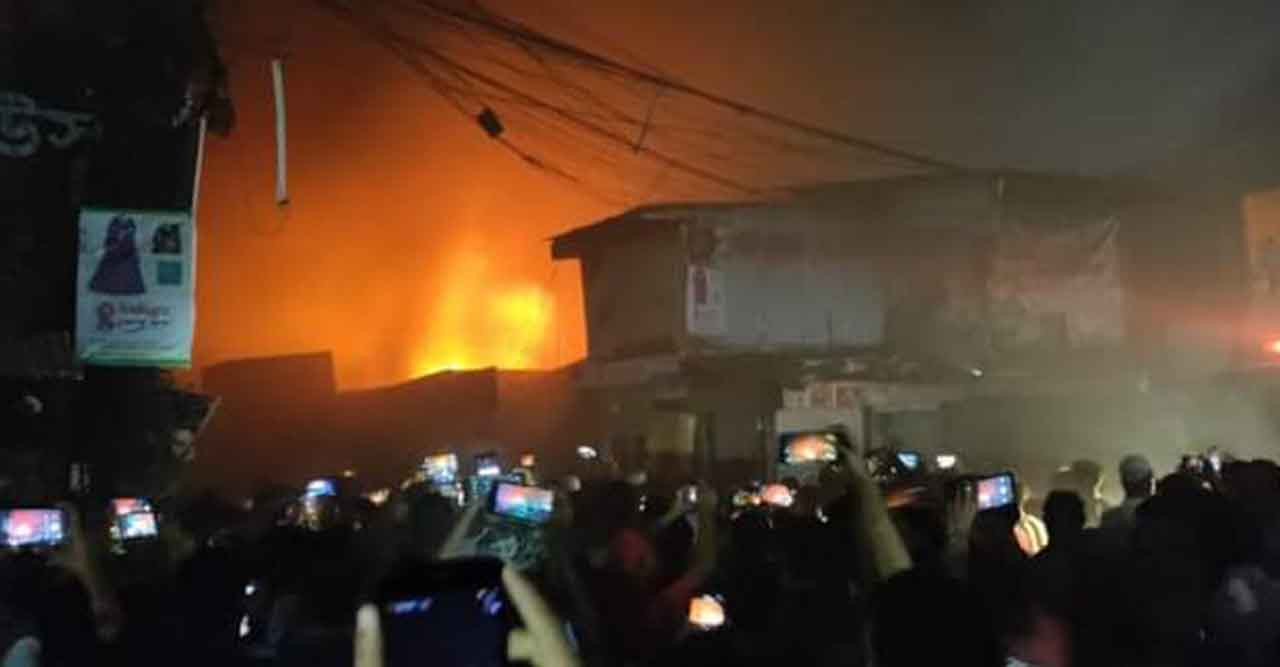 চৌমুহনী বাজারে ৫০ দোকান পুড়ে ছাই, কোটি টাকার ক্ষতি