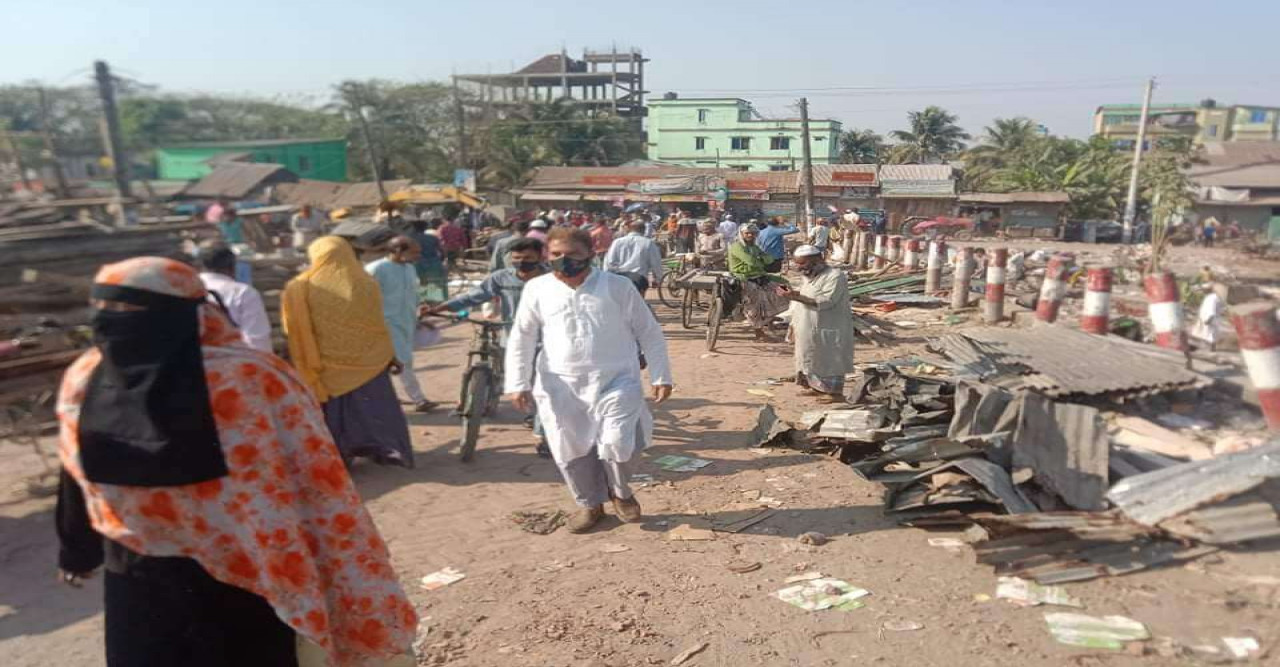 বরগুনায় সরকারি জমিতে  অবৈধ স্থাপনা উচ্ছেদ