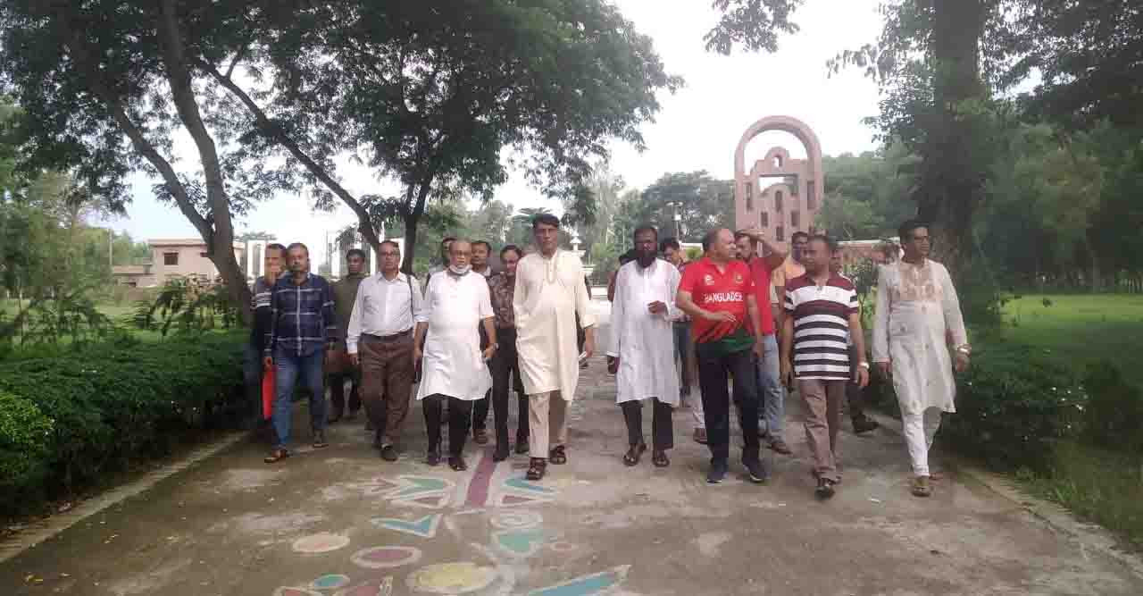গুচ্ছ পরীক্ষাকে কেন্দ্র করে ইবি প্রশাসনের ক্যাম্পাস পরিদর্শন