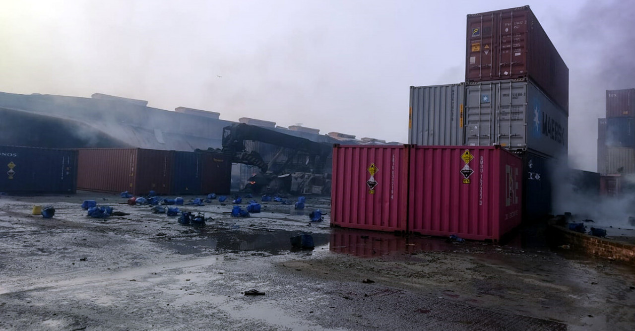 কনটেইনার ডিপোতে আগুন, নিহত বেড়ে ১৬