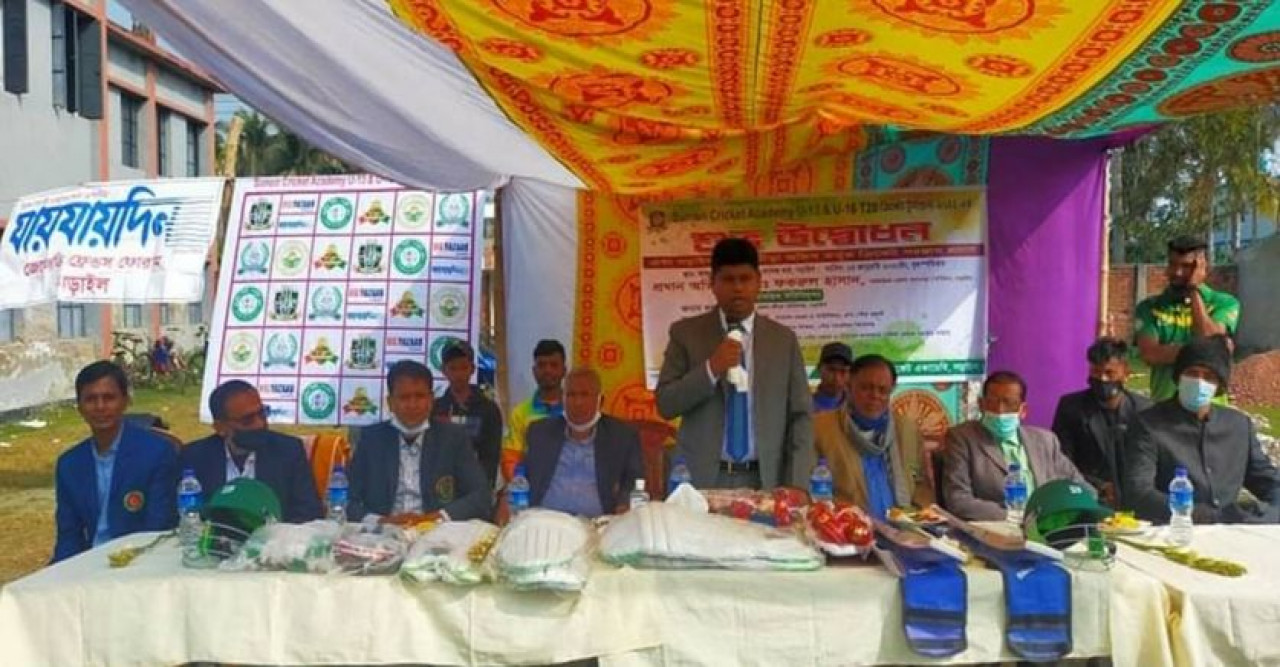 নড়াইলে অনূর্ধ্ব-১৩ ও ১৬ ক্রিকেট টুর্নামেন্টের উদ্বোধন