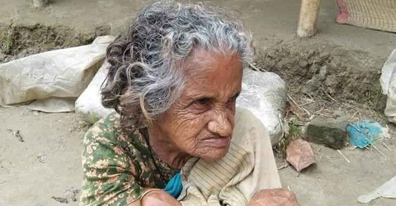 বৃদ্ধা মাকে হাতুড়ি দিয়ে নির্যাতন